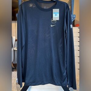 NWT Cleveland Cavaliers Nike team black shirt